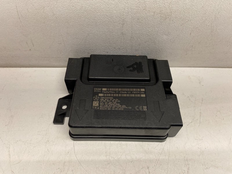 2014-2018 JEEP CHEROKEE REAR RECEIVER HUB CONTROL MODULE OEM