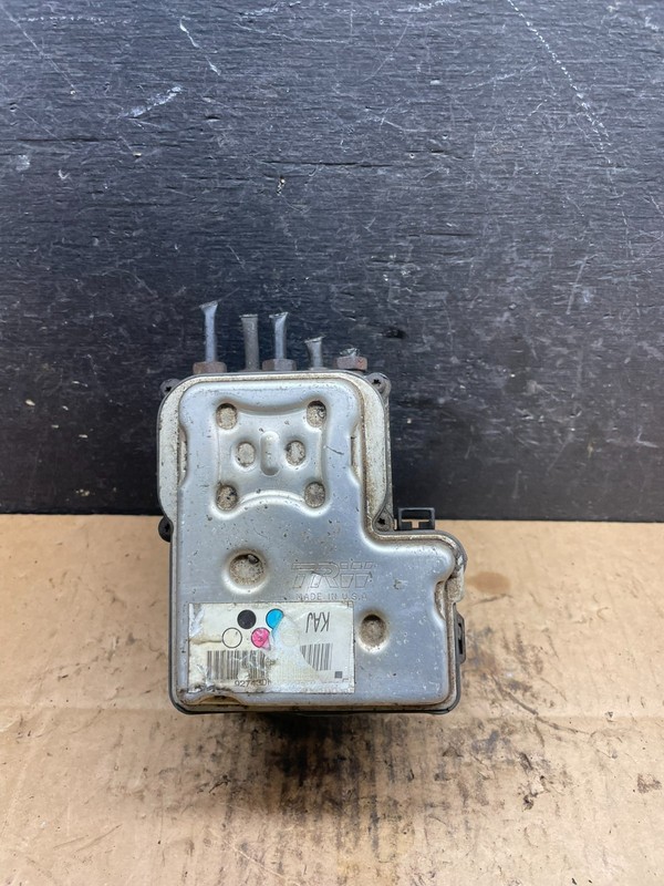 2004-2006 Chevrolet Express ABS Pump Control OEM 13567115 Module R4365 DG