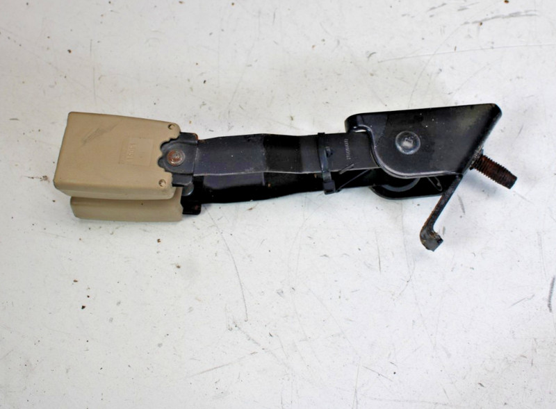 2007-14 OEM Lincoln Navigator Rear Right Passenger Side Center Seat Belt Buckle
