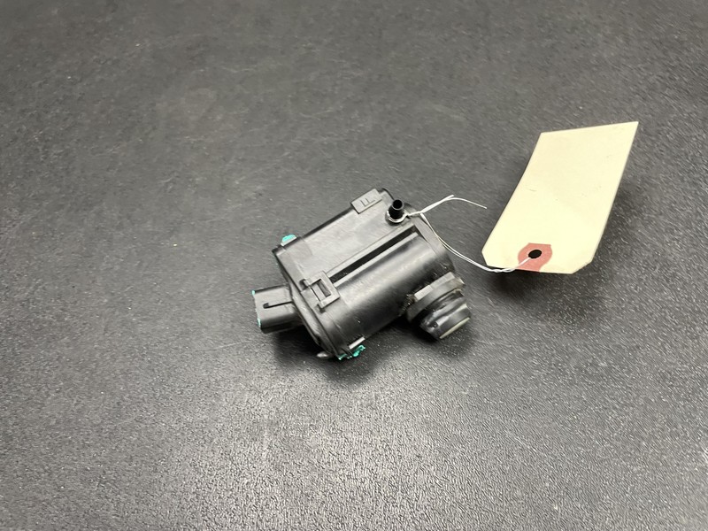 Windshield Washer Pump 2020 Kia Soul 98510-2J500 2014 2015 2016 2017 2018 - 2023