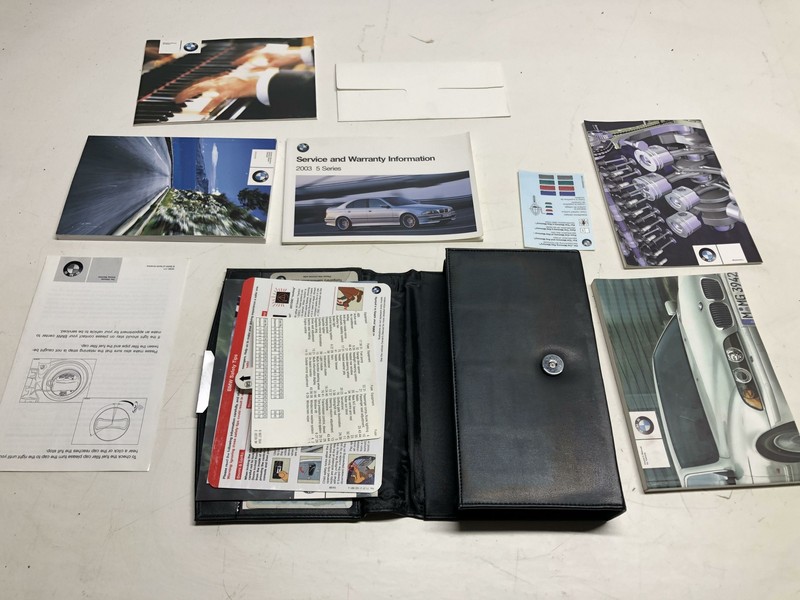 2003 BMW 525I Complete Owners Manual With Leather Pouch Oem