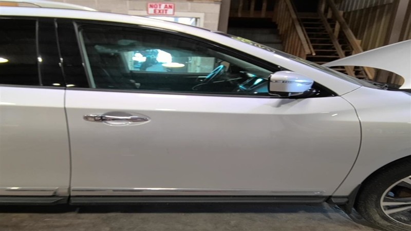 Passenger Front Door Electric Platinum Fits 16-20 PATHFINDER 3498077
