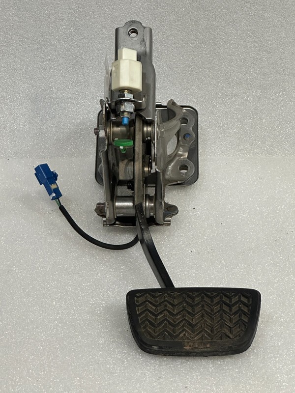2013-2014 Lexus Gs350 Brake Pedal With Bracket Assembly 47110-30580