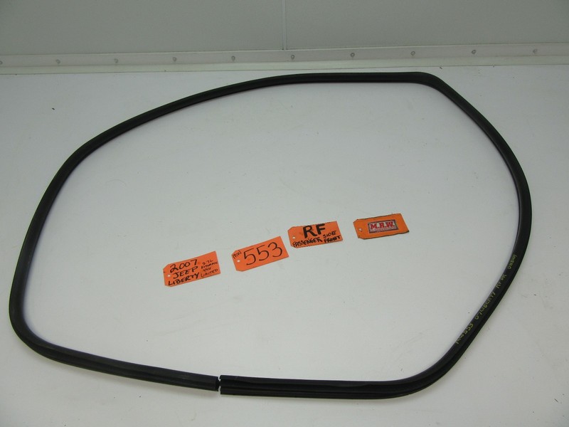 fits 02-07 LIBERTY RIGHT FRONT DOOR RUBBER SEAL WEATHER STRIP MOLDING BODY R RF