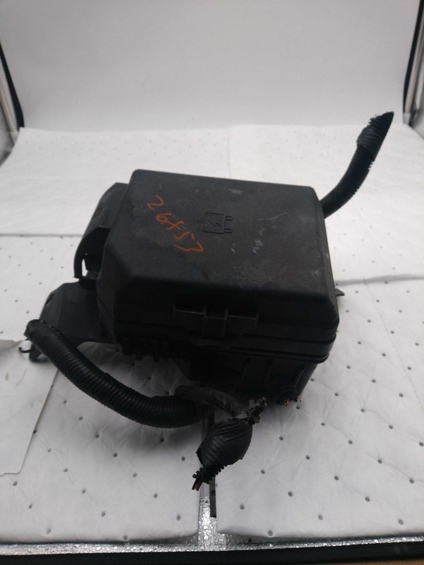 2006 Chevrolet Impala Fuse Box OEM Black 19116534 155k Miles w/ Warranty