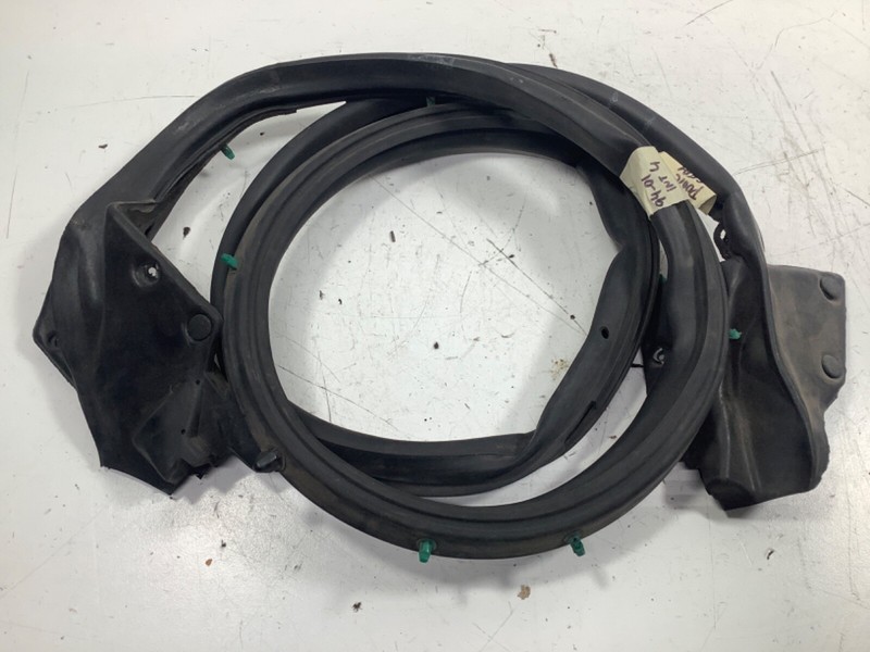 94-01 Acura Integra 4D Right Rear Lower Door Seal Weatherstrip 72810-ST8-003 OEM