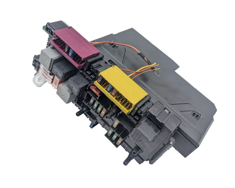 08-11 Mercedes W204 C300 C350 Rear SAM Module Fuse Box Relay OEM 2049060005