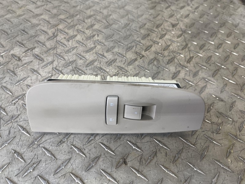 2006-2011 Cadillac DTS Passenger Switch Assembly Tested Oem