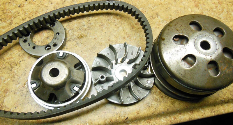 2013 Zhejiang Roma Rev Scooter 150CC 150 CC Engine Clutch Plates Belt Housing 13