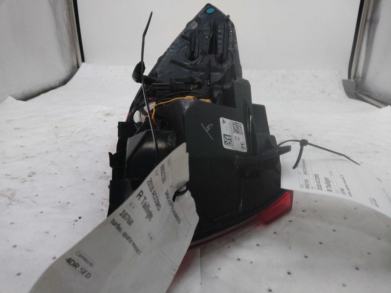 2018 Honda Accord Right Red Tail Light Assembly OEM 678684 Used 70K Miles