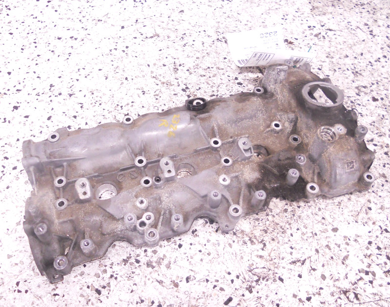 2016 16 Mercedes-Benz E350 Engine Valve Cover Passenger Right OEM