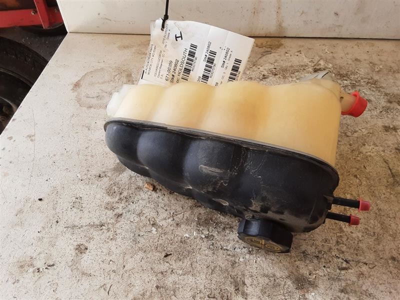 Coolant Reservoir Classic Style Fits 14-19 SIERRA 1500 PICKUP 3275790