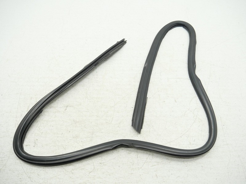 2000-2009 Honda S2000 AP2 Front Windshield Weather Strip Seal 73150-S2A-013