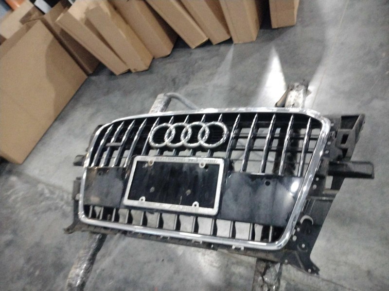 2013 AUDI Q5 Grille Black OEM Good Condition 4DR SUV 8R0853651ST94