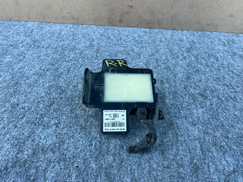 GENESIS G70 19-21 OEM REAR RIGHT PASSENGER BLIND SPOT SENSOR MODULE RADAR UNIT