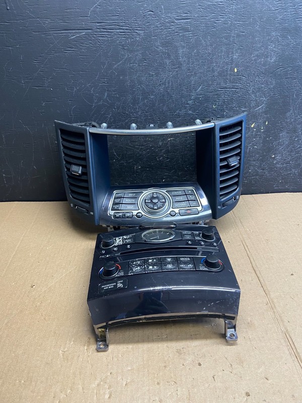 2009 -2017 Infiniti FX35 Radio Screen Panel Bezel Climate Control OEM AE4460 DG