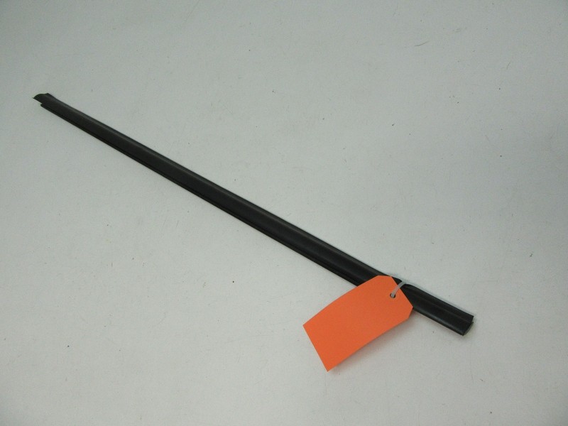 for TUCSON LEFT DRIVER FRONT DOOR GLASS WINDOW RUBBER SEAL MOLDING OUTSIDE PANEL