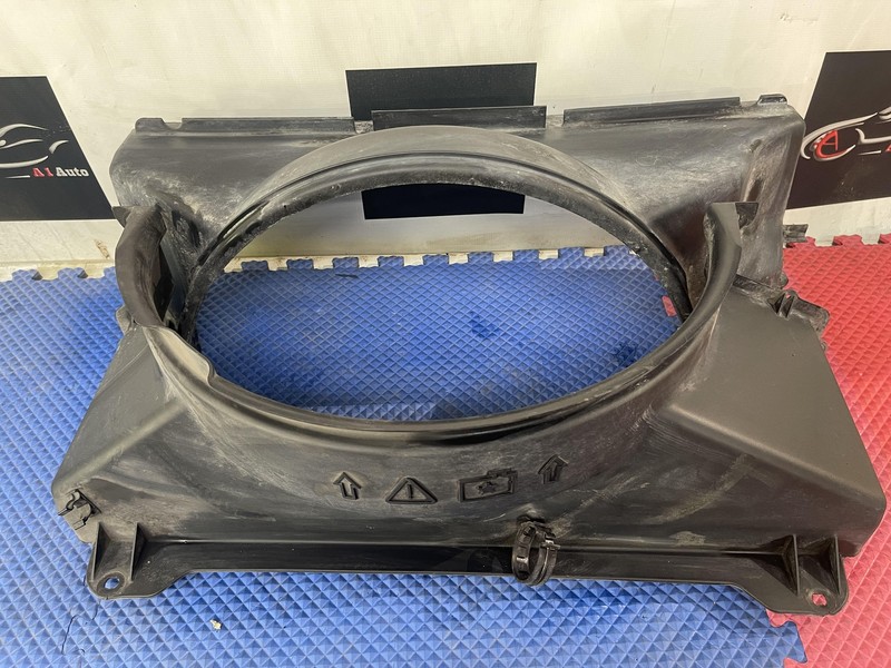 1999-2004 GMC Sierra Silverado 2 Piece Radiator Shroud Front And Bottom Oem