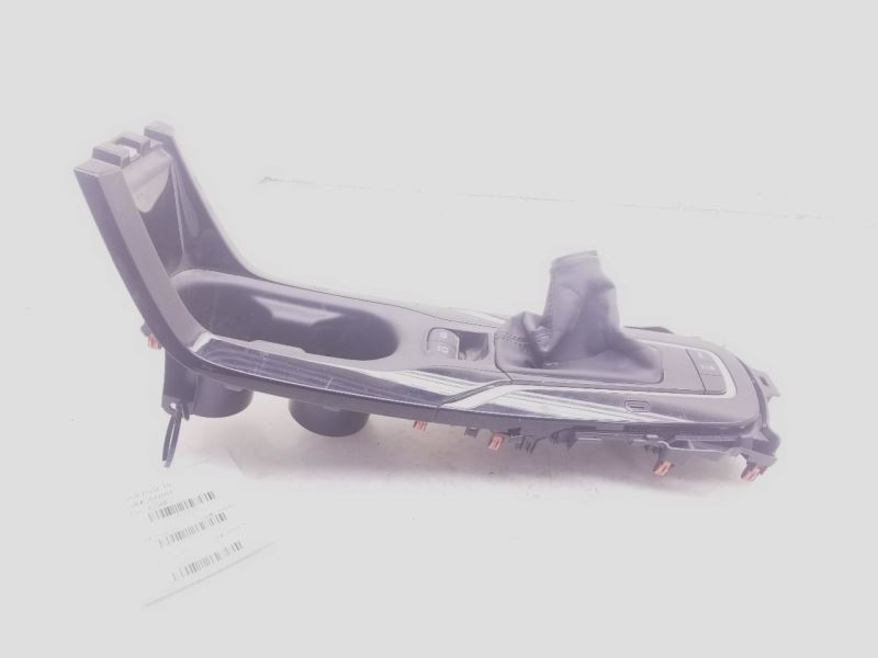 2019 TOYOTA COROLLA SE FLOOR SHIFTER BEZEL AND CONSOLE