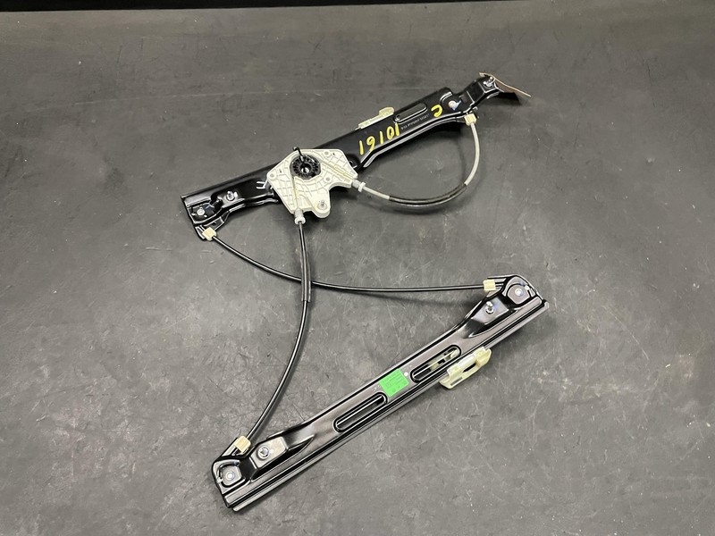 Front Left Door Window Regulator 2021 Cadillac XT4 84656431 2019 2020 2022 2023