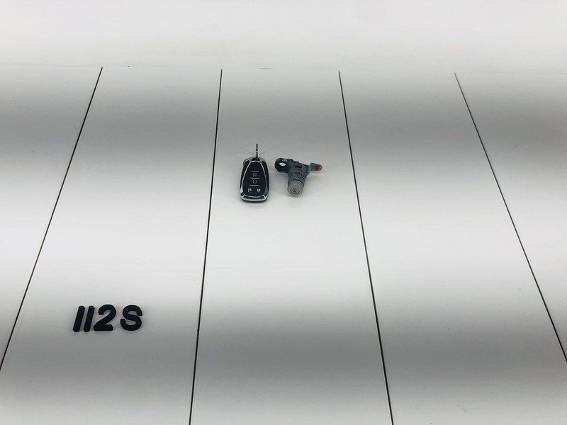 16-24 CHEVROLET MALIBU FRONT LEFT SIDE DOOR CENTRAL LOCK CYLINDER & KEY FOB OEM