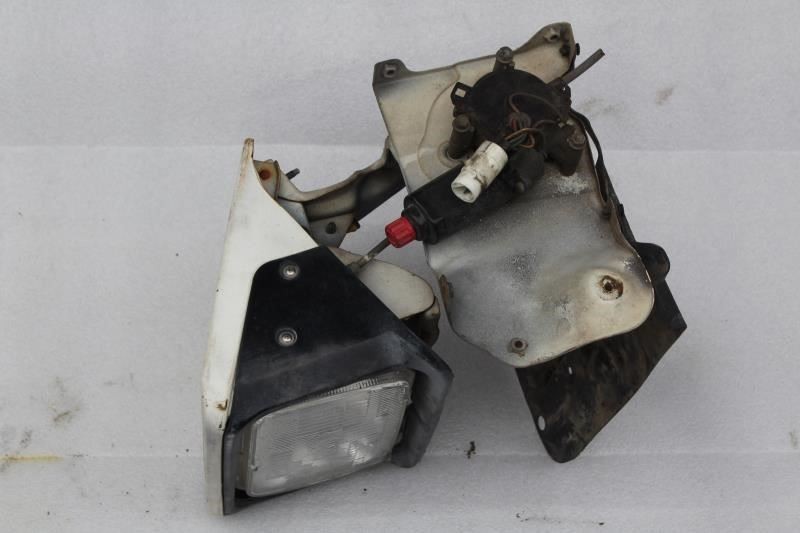 1983 TOYOTA SUPRA RIGHT PASSENGER SIDE HEADLIGHT HEADLAMP