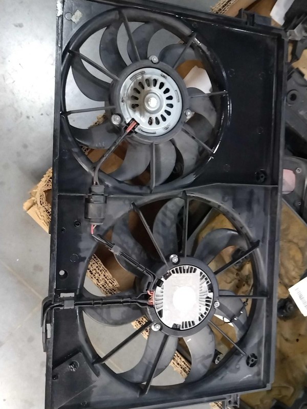 2013 Volkswagen Golf Engine Cooling Fan Motor OEM 2.50L 47K Miles Blue