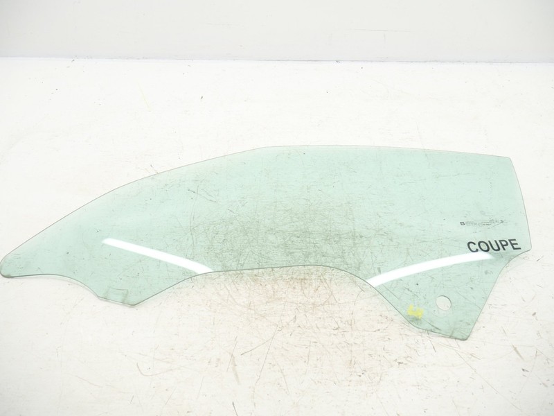 2014-2019 Chevrolet Corvette C7 LH Driver Front Door Window Glass 84299348