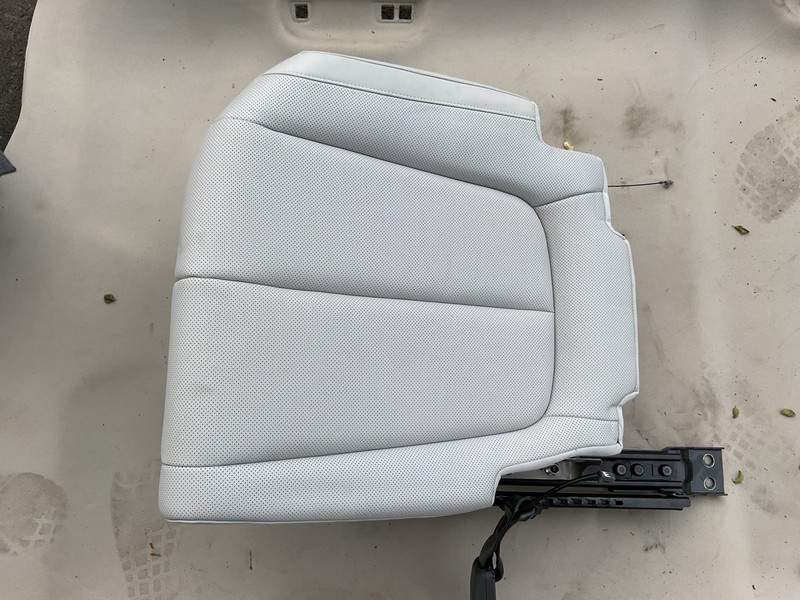 2022-2024 HYUNDAI IONIQ 5 REAR RIGHT BASE SEAT COMPLETE ASSEMBLY