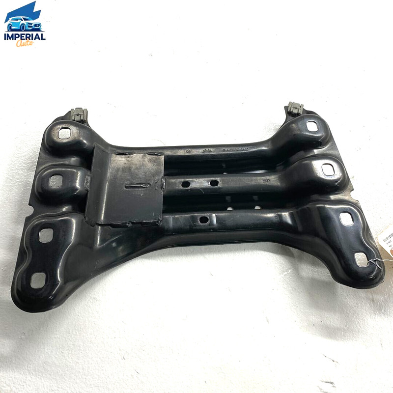 2012-13 Mercedes S550 Transmission Mount Rear Support Bracket 221-240-05-02 OEM