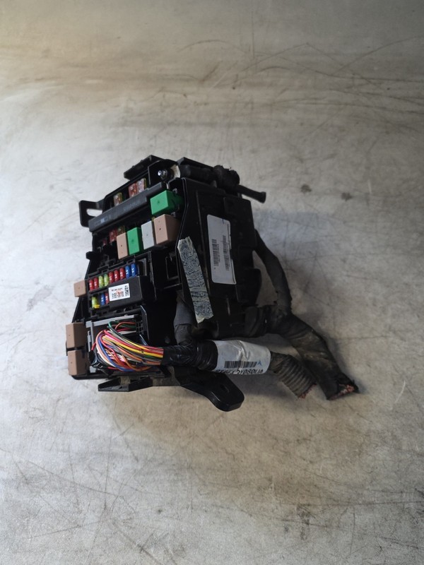 2011-2016 Hyundai Elantra Engine Under-Hood Fuse Box Assembly 91951-3X100 OEM