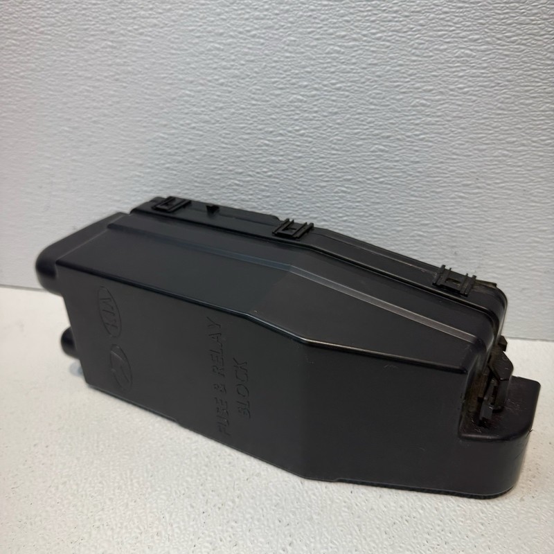 06 07 08 09 10 Kia Sedona Engine Fuse Box Relay Junction Block Panel 919504D020
