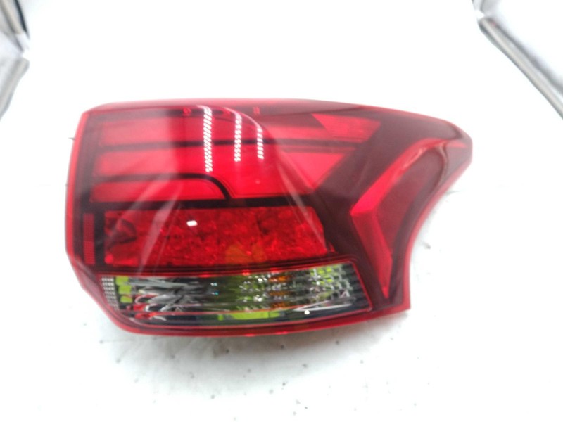 2016 Mitsubishi Outlander Right Tail Light Assembly Red - Used, 132K Miles