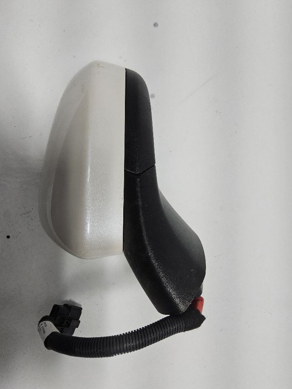 2019-2020 Ford Fusion Driver Side View MirrorW/ Blind Spot And Turn Signal