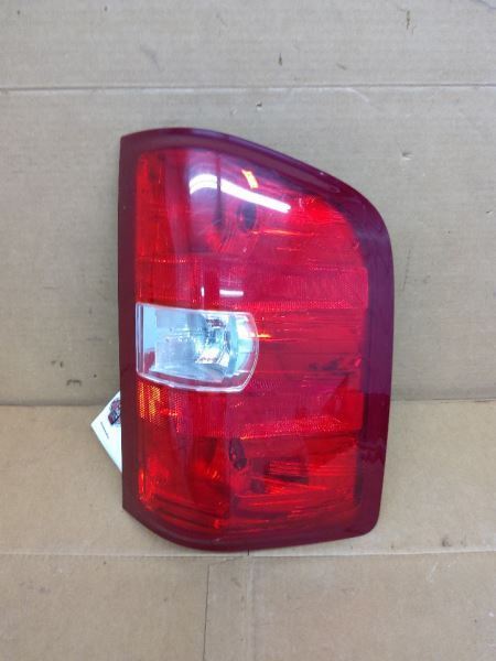 Passenger Tail Light Pickup With Box DRW Fits 10-11 SIERRA 3500 PICKUP 260923