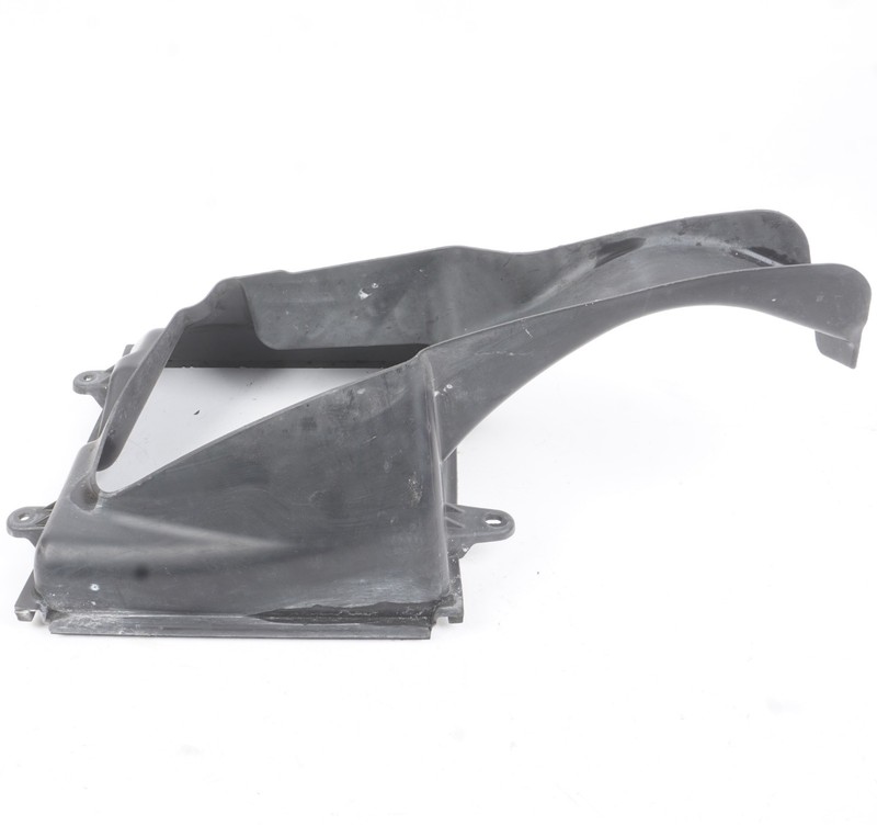 2014 - 2019 Maserati Ghibli Front Right Bumper Cooler Cowl Air Guide Cover OEM
