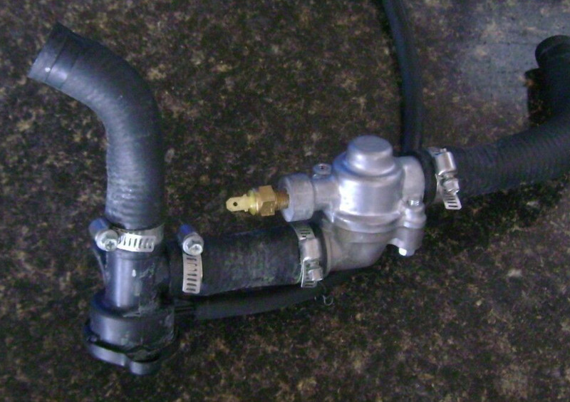 2011 Kawasaki Ninja EX250 EX 250 J Coolant Thermostat Housing Cooling System H7