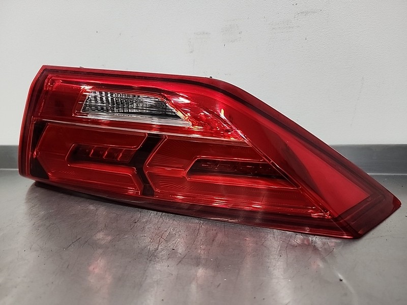 2017 2018 Hyundai Elantra Sport Tail Light Inner Right Passenger OEM 92404-F24 R