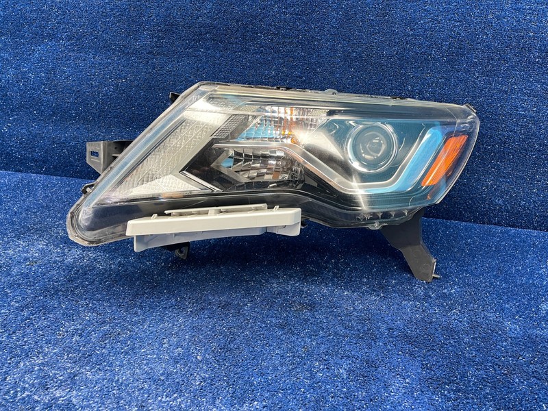 2017-2020 Nissan Pathfinder LEFT LH DRIVER SIDE HALOGEN HEADLIGHT OEM