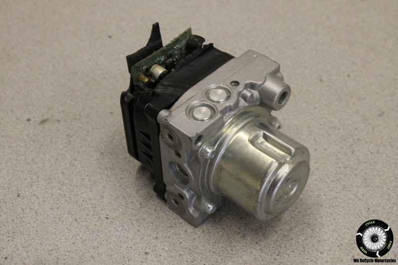 2015 Suzuki Burgman 400 An400a Abs Abs Pump Unit AN 15