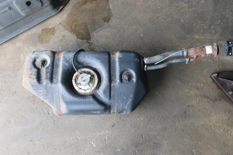 1997-2002 Jeep Wrangler TJ OEM Fuel Tank Assembly w/ Fuel Pump 52018768