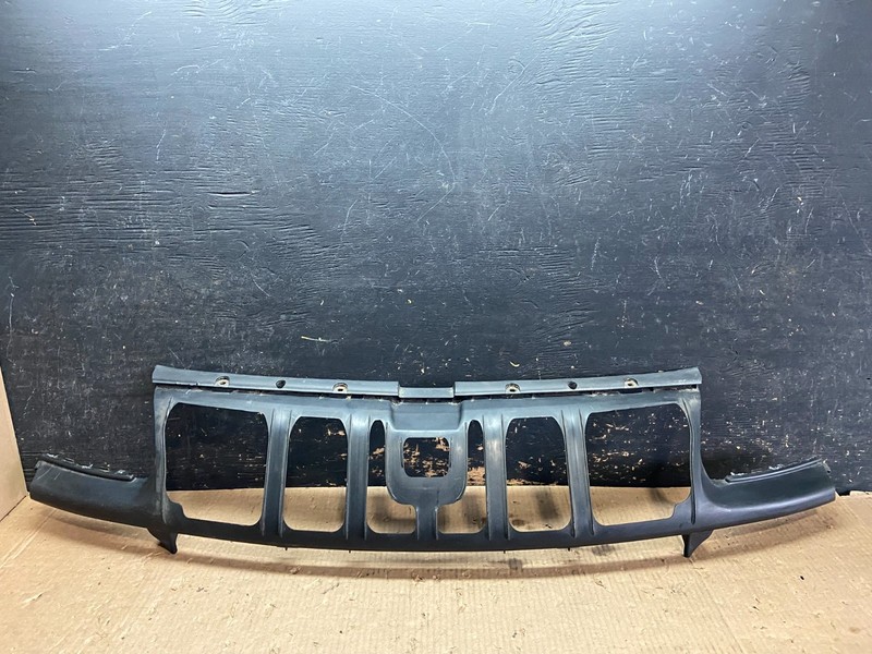 2008 to 2010 Porsche Cayenne Front Under Bumper Garnish 7L5853915 z3245 DG