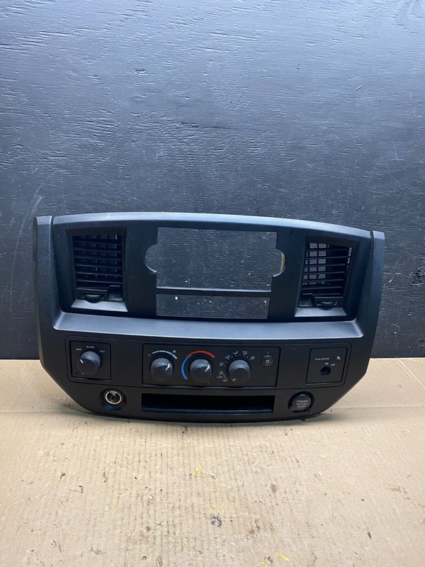2002 to 2005 Dodge Ram Radio Climate Control Dash Air Vent Bezel Trim M6564 DG