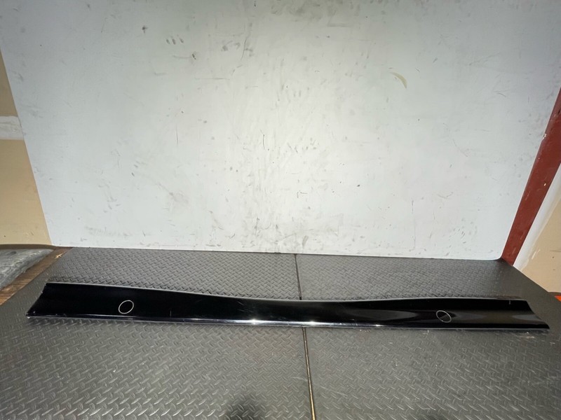 92-99 BMW E36 M3 3-Series Left Drivers Side Skirt Rocker Panel Cover Black OEM