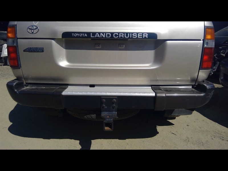 91-98 TOYOTA LAND CRUISER REAR BUMPER ASSEMBLY GLD-4K1 SCRATCHES