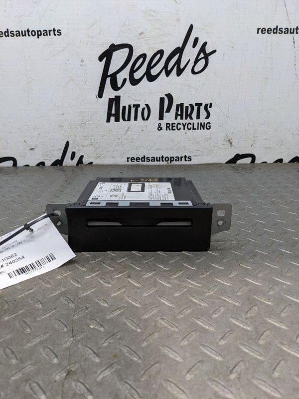 Audio Equipment Radio Audio Disc Player Opt TG5 Fits 15-20 ESCALADE 1177411