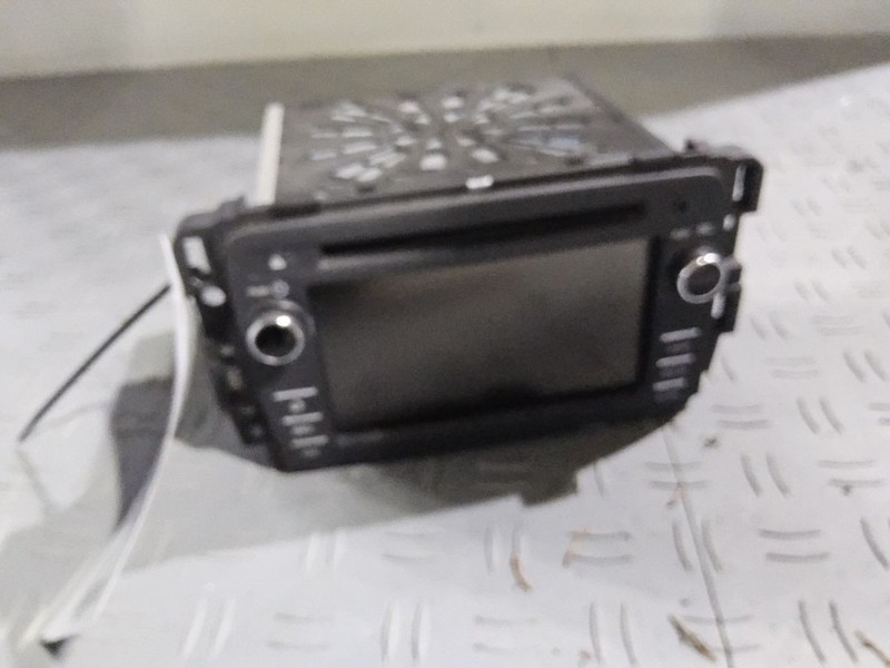 2015-2016 GMC ACADIA Radio 6.5" Color Touch-Screen Opt UI6