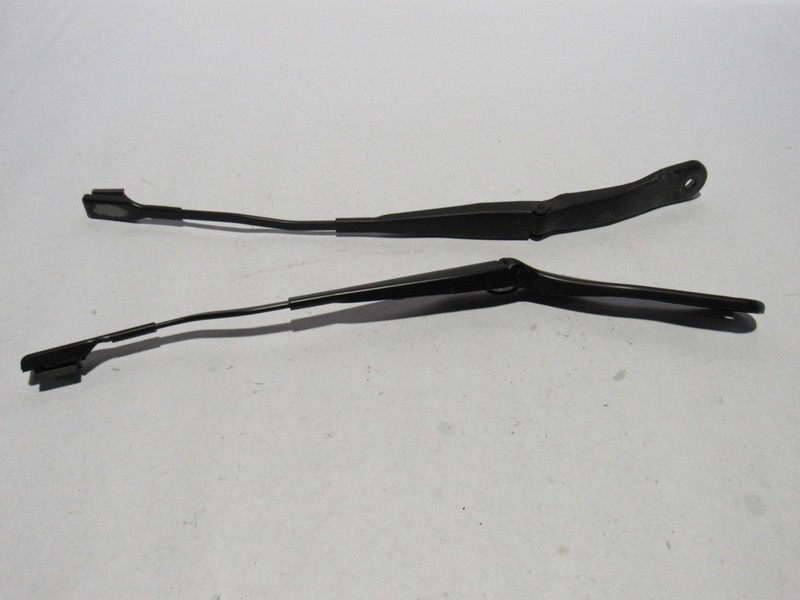 Mini Cooper Countryman S 2024 Front Left Right Windshield Wiper Arm Set 23-25 >
