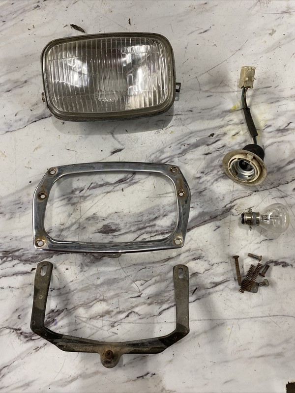 1972 71 Vintage Yamaha Gp433 1972 SW433b Headlight assembly