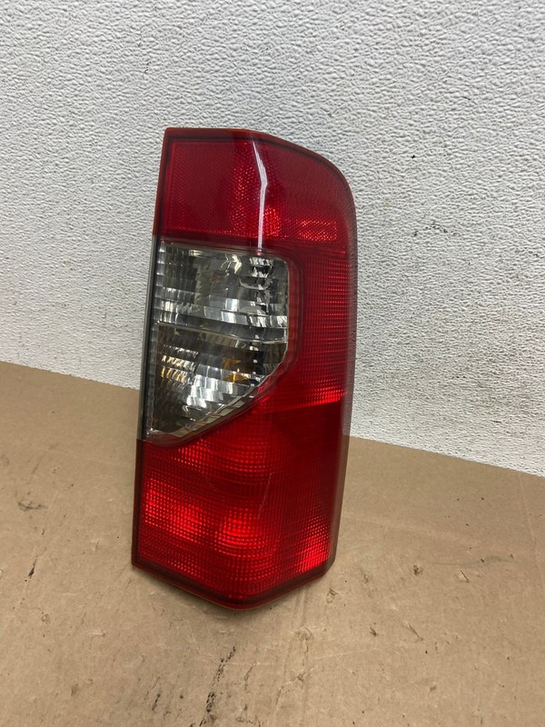 2002 2003 2004 Nissan Xterra Right Passenger RH Side Tail Light OEM AE6099 LK